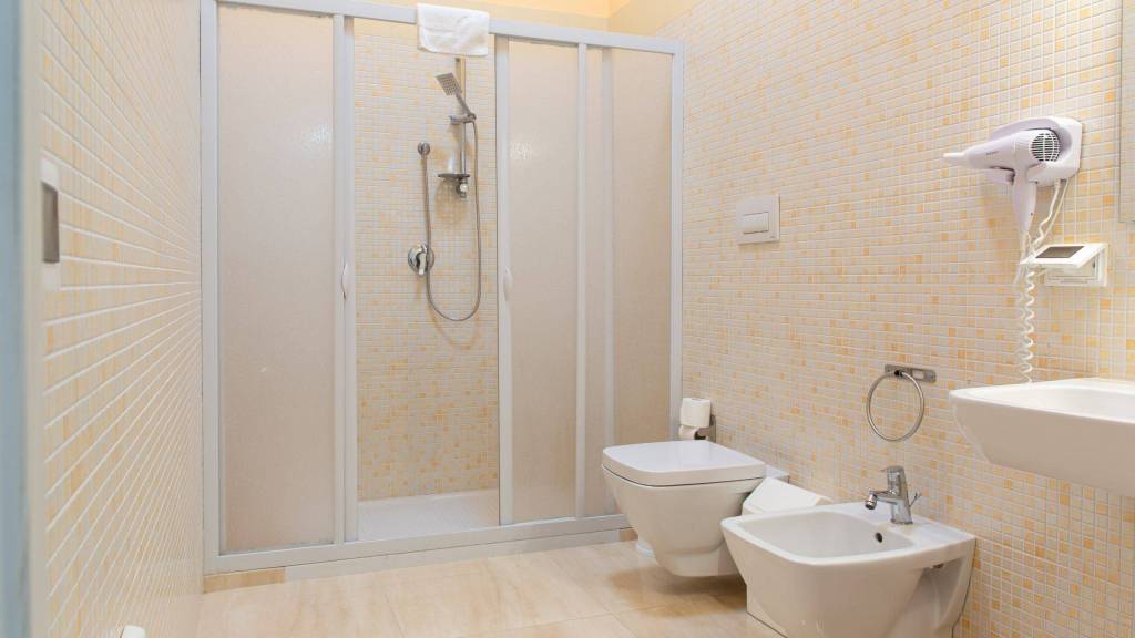 Hotel-Syraka-LR-Collection-Syracuse-Sicily-photo-bathroom-orizzontale-room-n-4-11 Hotel-Syraka-LR-Collection-Syracuse-Sicily-photo-bathroom-orizzontale-room-n-4-11