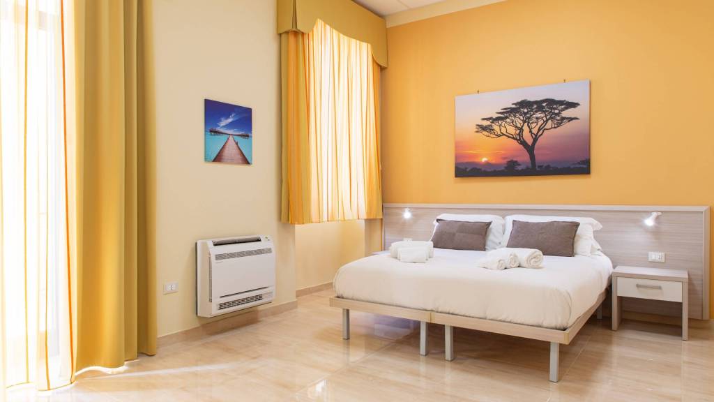 Hotel-Syraka-LR-Collection-Syracuse-Sicily-photo-bed-3-orizzontale-room-n-4-7 Hotel-Syraka-LR-Collection-Syracuse-Sicily-photo-bed-3-orizzontale-room-n-4-7