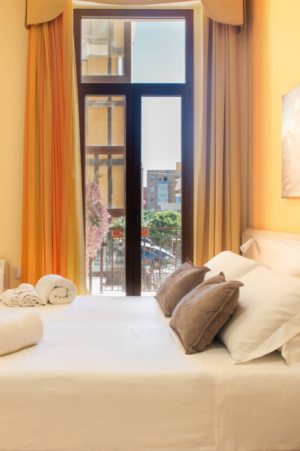 Hotel-Syraka-LR-Collection-Syracuse-Sicily-photo-bed-4-verticale-room-n-5-8 Hotel-Syraka-LR-Collection-Syracuse-Sicily-photo-bed-4-verticale-room-n-5-8