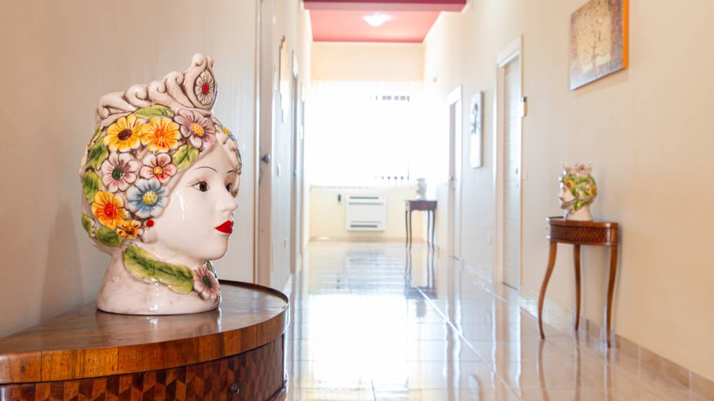 Hotel-Syraka-LR-Collection-Syracuse-Sicily-outdoor-spaces-photo-orizzontale-corridor-4