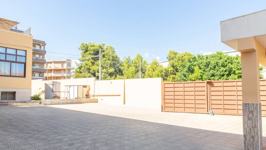 Hotel-Syraka-LR-Collection-Syracuse-Sicily-outdoor-spaces-photo-orizzontale-parking-3