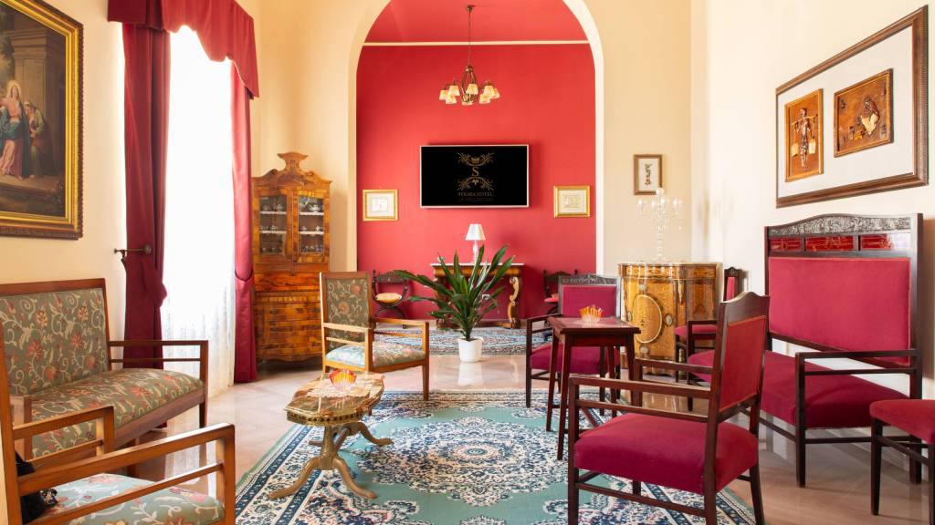 Hotel-Syraka-LR-Collection-Syracuse-Sicily-outdoor-spaces-photo-orizzontale-tv-room