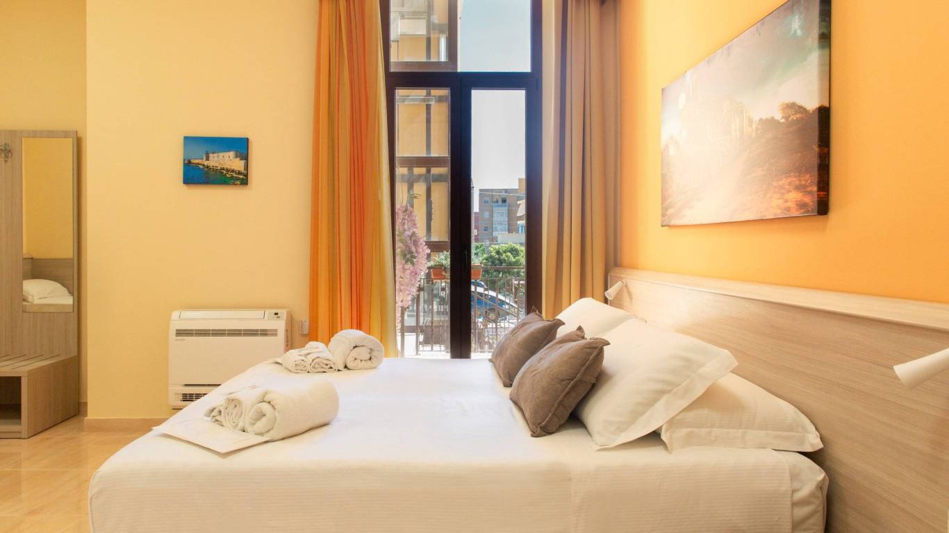 Hotel-Syraka-LR-Collection-Syracuse-Sicily-photo-bed-4-orizzontale-room-n-5-8