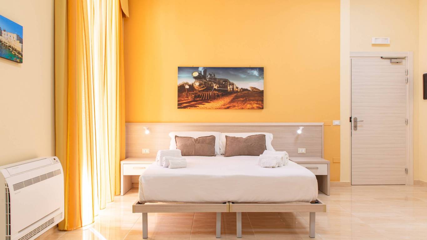 Hotel-Syraka-LR-Collection-Syracuse-Sicily-photo-bed-orizzontale-room-n-5-2 Hotel-Syraka-LR-Collection-Syracuse-Sicily-photo-bed-orizzontale-room-n-5-2