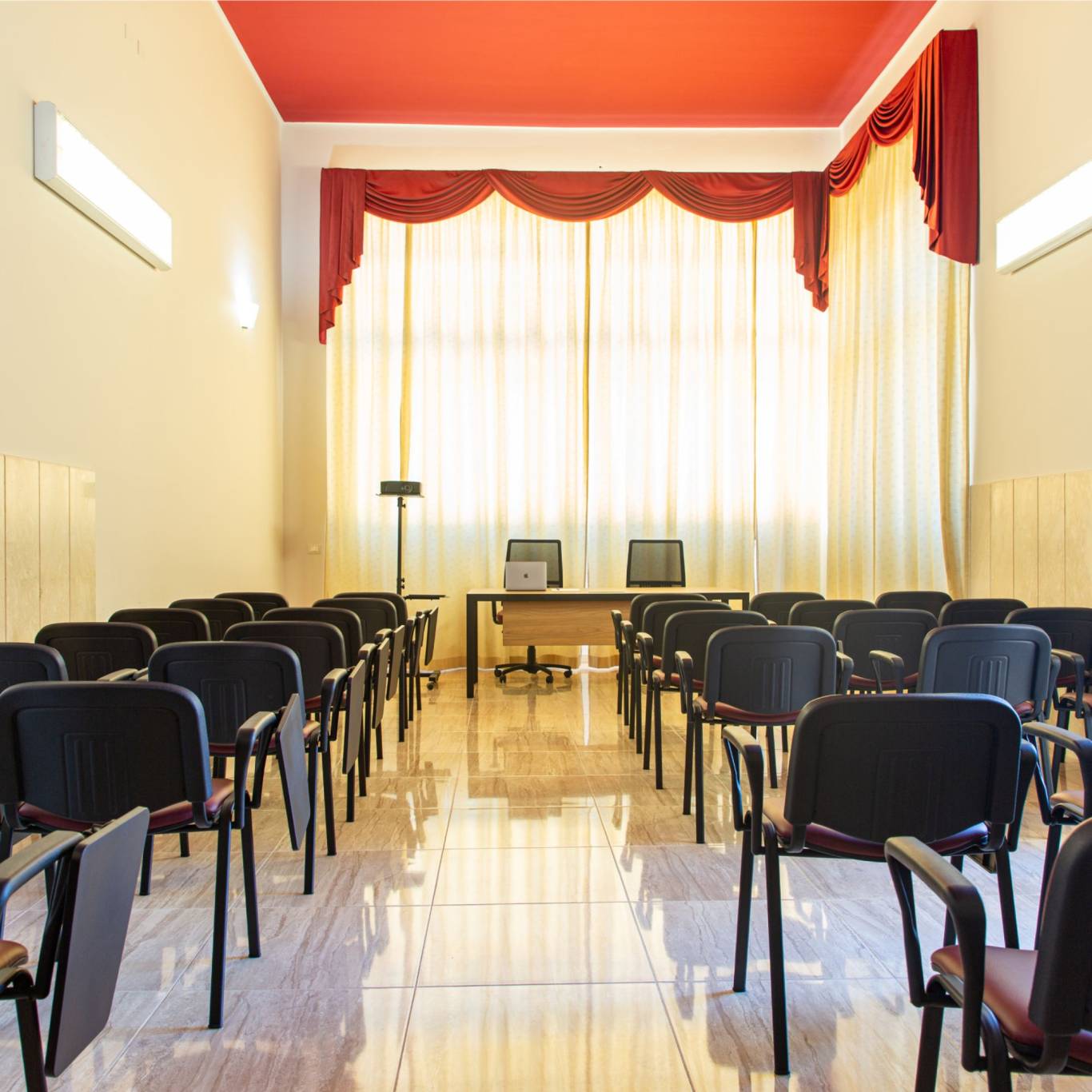 Hotel-Syraka-LR-Collection-Syracuse-Sicily-exterior-spaces-photo-quadrata-meeting-room Hotel-Syraka-LR-Collection-Syracuse-Sicily-exterior-spaces-photo-quadrata-meeting-room
