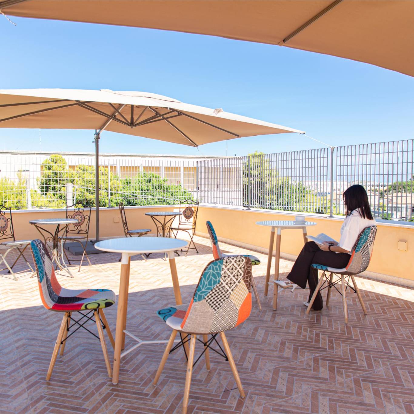 Hotel-Syraka-LR-Collection-Syracuse-Sicily-exterior-spaces-photo-quadrata-terrace-3 Hotel-Syraka-LR-Collection-Syracuse-Sicily-exterior-spaces-photo-quadrata-terrace-3