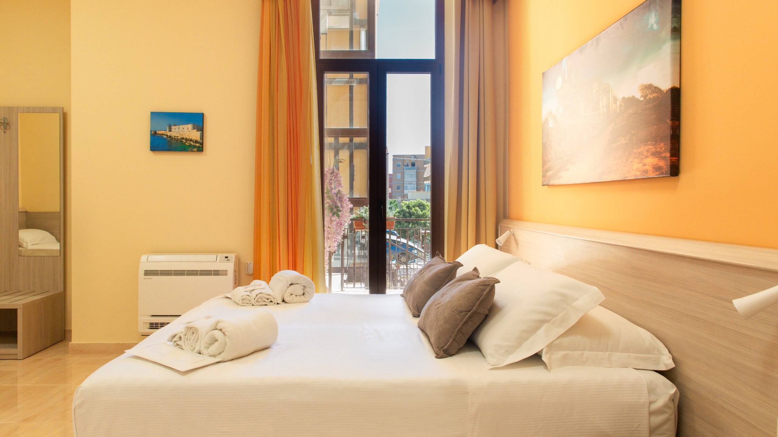Hotel-Syraka-LR-Collection-Syracuse-Sicily-photo-bed-4-orizzontale-room-n-5-8 Hotel-Syraka-LR-Collection-Syracuse-Sicily-photo-bed-4-orizzontale-room-n-5-8