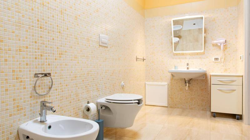 Hotel-Syraka-LR-Collection-Siracusa-Sicilia-foto-bagno-disabili-3-orizzontale-camera-n-6-8