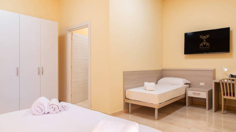 Hotel-Syraka-LR-Collection-Syracuse-Sicily-photo-single-bed-orizzontale-room-n-5-4 Hotel-Syraka-LR-Collection-Syracuse-Sicily-photo-single-bed-orizzontale-room-n-5-4