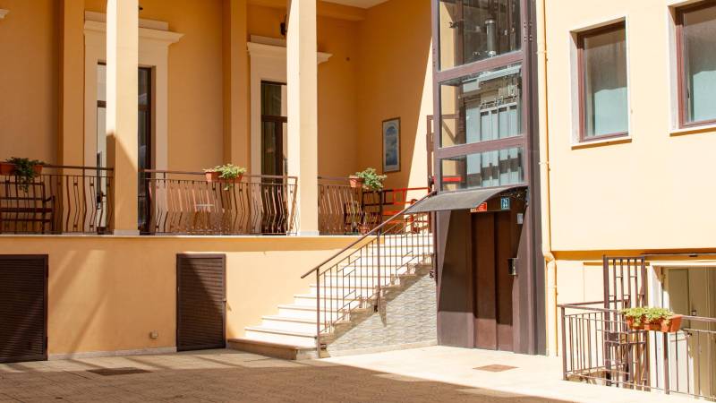 Hotel-Syraka-LR-Collection-Syracuse-Sicily-outdoor-spaces-photo-orizzontale-elevator Hotel-Syraka-LR-Collection-Syracuse-Sicily-outdoor-spaces-photo-orizzontale-elevator